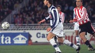 Esta foto corresponde al debut de Xabi Alonso.