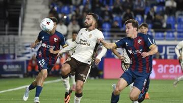 Kirian, durante el partido de LaLiga Hypermotion contra el Huesca.