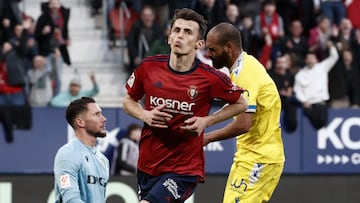 Budimir, protagonista del partido, celebra su segundo gol.