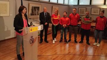 La secretaria de Estado para el Deporte María José Rienda interviene ante Lydia Valentín, Josué Brachi y miembros de la delegación española y de la Federación Española de Halterofilia tras competir en los Mundiales de Ashjabad en la recepción celebrada este lunes en el CSD.