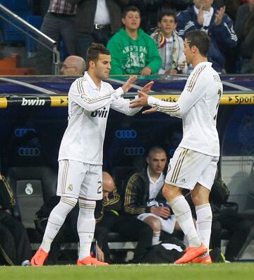 Momento del debut en liga de Jesé Rodríguez, al sustituir a Cristiano Ronaldo ante la Real Sociedad el 24 de marzo de 2012.