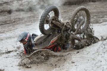 Un participante durante la carrera del Grand National de enduro en Gotland.