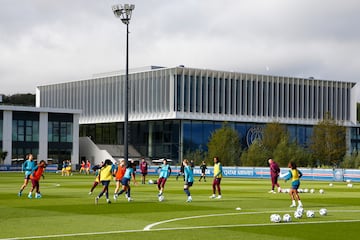 Un grupo de jugadoras entrenando. 
 

