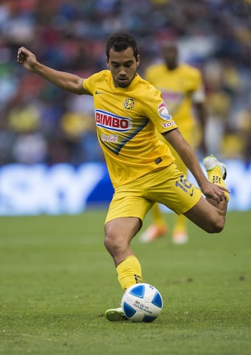 Adrián Aldrete vestía la playera de las Águilas, donde era el lateral izquierdo titular, mientras Ricardo Peláez fue la mente maestra tras el título de los azulcremas desde el puesto de director deportivo.