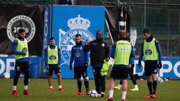 Seedorf en un entrenamiento del Deportivo.