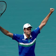 Hurkacz frustra a Tsitsipas y se cita con Rublev en Miami