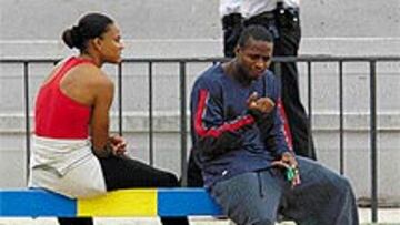 <B>LAS VÍSPERAS.</B> Jones y Montgomery se entrenaron suavemente.