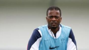 Patrice Evra renueva su contrato con el Manchester United