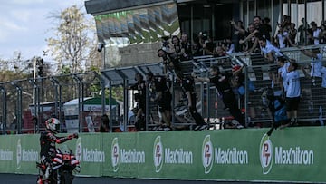 Bezzecchi celebra en Tailandia la primera victoria de la temporada.