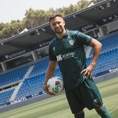 Carrillo: “La idea que propone el míster es la ideal y puedo aportar mucho al equipo”