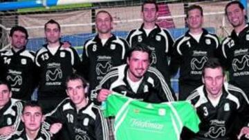 <b>LISTOS. </b>El Inter posa con la camiseta que lucirá en la Final Four.