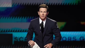 The SAG Awards are facing backlash after Mark Wahlberg presented an award to the cast of ‘Everything Everywhere All at Once’.
