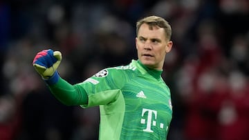 FILE - Bayern goalkeeper Manuel Neuer reacts during the Champions League, round of 16, second leg soccer match between Bayern and Salzburg in Munich, Germany, on March 8, 2022. Neuer has undergone an operation to remove metal implants from the leg he broke while skiing last season. Bayern said on Monday Aug. 7, 2023 the operation the day before was planned as part of Neuer's treatment. (AP Photo/Matthias Schrader, File)