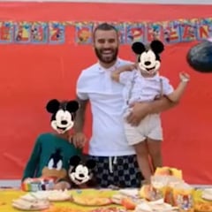 Jesé disfruta con retraso del cumpleaños de su hijo con Aurah Ruiz