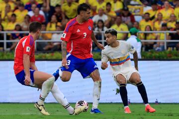 La Selección se impuso categóricamente 4-0 sobre Chile en el Metropolitano de Barranquilla. Triunfo en casa para la Tricolor gracias a los goles de Davinson Sánchez, Luis Díaz, Jhon Durán y Luis Sinisterra.