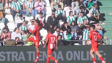 Melamed celebra el tercer tanto del Almería