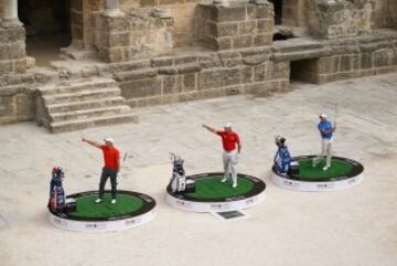 Los golfistas Sergio García, Henrik Stenson y Lee Westwood presentaron el 2014 Turkish Airlines Open de Golf en Antalya, Turquía. Lo hicieron peloteando en el histórico anfiteatro romano de Aspendo.