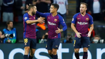 Coutinho celebra gol al Tottenham en Wembley.