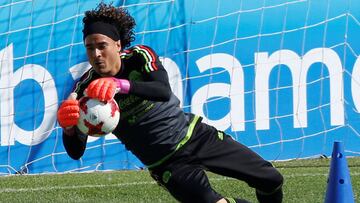 Memo Ochoa, el portero más goleado y el que más paradas ha hecho