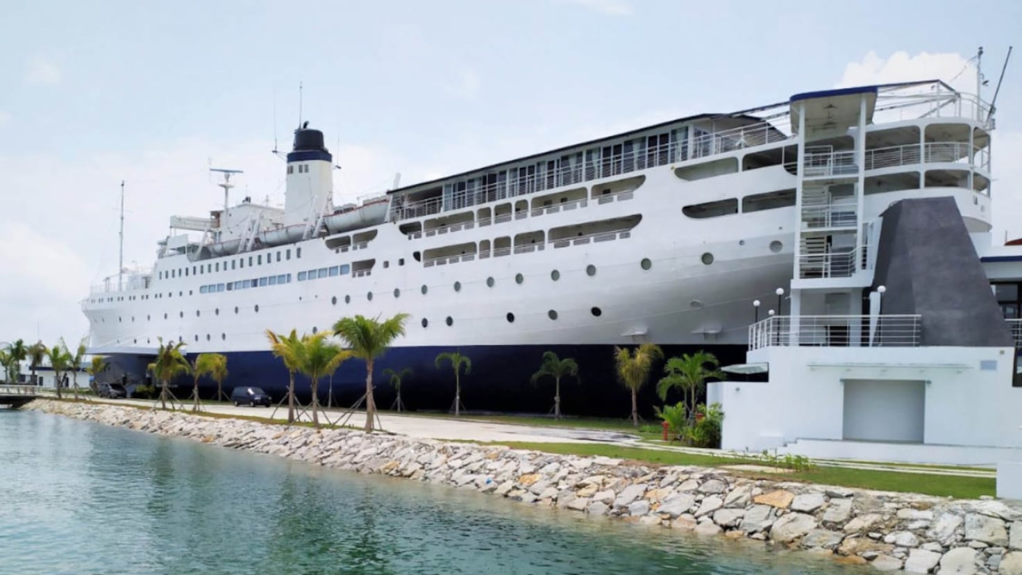 MV Doulos Phos: from the scrap heap to a luxury hotel