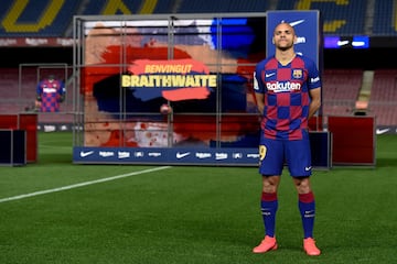 Braithwaite ya luce la camiseta del Barcelona