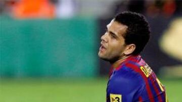Alves: "No hubo insultos racistas de Cesc a Kanouté"