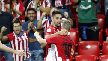 GRAF8315. BILBAO, 21/01/2016.- El defensa del Athletic de Bilbao Peru Nolaskoain (i) celebra con Iker Muniain su gol, primero del equipo frente al Leganés, en el partido correspondiente a la primera jornada de Liga en Primera División que At