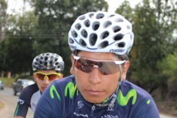 Nairo Quintana hizo un recorrido de casi 400 kil&oacute;metros por Boyac&aacute;. No es nada raro, son las carreteras de su tierra que conoce como la palma de su mano y en las que siempre entrena. Lo diferente esta vez fue que lo hizo ante los ojos de la prensa. Fue un recorrido lleno de expectativa por ver al ciclista que har&aacute; so&ntilde;ar a Colombia en el Tour de Francia y en el que tambi&eacute;n hubo un momento para parar a comer una rica arepa boyacense.