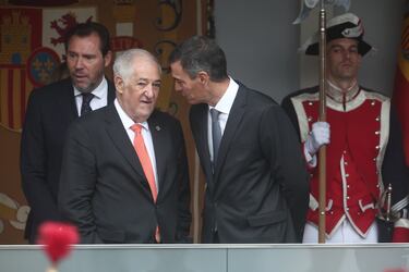 El presidente del Gobierno, Pedro Sánchez, y el presidente del Tribunal Constitucional, Cándido Conde Pumpido.