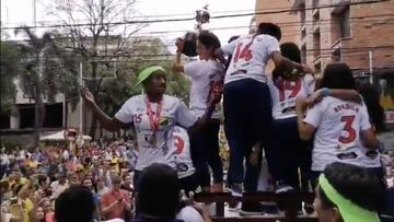 El Atlético Huila Fermenino celebra en Neiva con su gente la Copa Libertadores después de haber vencido al Santos Brasileño