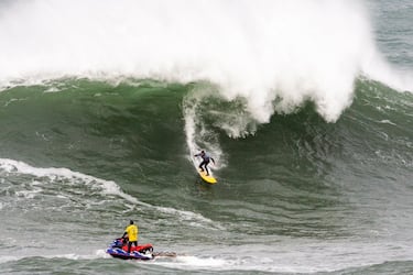 Desde el 1 de enero y hasta el 31 de marzo está en marcha el período de espera –de olas de 10 metros- para el Illa Pancha Challenge (Galicia), que este año estrena condición de campeonato de España de surf tow-in. En caso de no darse las condiciones, se activaría de nuevo a partir del 1 de octubre, cuando también se activarán para el Punta Galea Challenge (País Vasco) y La Vaca Gigante (Cantabria). Son los 3 eventos de surf de olas grandes que hay en España, cada uno con sus particularidades y todos ellos espectaculares (con olas de 6 metros para arriba).