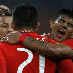 1 x 1: Eduardo Vargas debió luchar contra su falta de fútbol