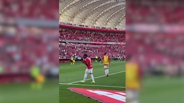 El futbolista colombiano marcó el tercer gol en el 3-1 frente a Bragantino por el Brasileirao, cerrando la temporada con cinco anotaciones y dos asistencias.