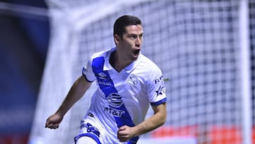 El delantero de La Franja se lució con el primer triplete de su carrera profesional, lo que significó la segunda victoria de su equipo en el certamen.