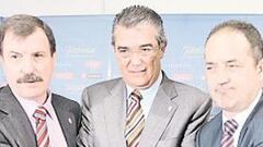 Se va Soláns y regresa al banquillo Víctor Fernández