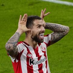 Iñigo Martínez, en la sala de espera