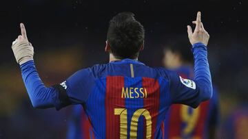 GRA553. BARCELONA, 05/04/2017.- El delantero argentino del FC Barcelona Leo Messi celebra uno de sus goles, durante el partido ante el Sevilla de la jornada trigésima de Liga en Primera División que se disputa esta noche en el Camp Nou. EFE/Alejandro García