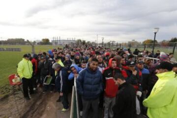 Colas infinitas de los seguidores del San Lorenzo para ver la Gran Final