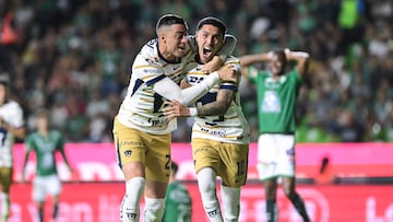 Leonardo Suarez celebrates his goal 1-1 with Rogelio Funes Mori of Pumas during the 13th round match between Leon and Pumas UNAM as part of the Liga BBVA MX, Torneo Clausura 2025 at Nou Camp Stadium, on March 30, 2025 in Leon, Guanajuato, Mexico.