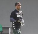"Mano prodigiosa": los halagos a Claudio Bravo en debut del Betis