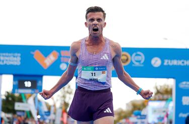 El madrileño Carlos Mayo fue el primer español en pasar por meta, con un tiempo de 1h00:46.
