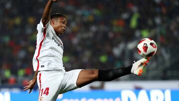 Luis Fernando Muriel jugó 45 minutos en el triunfo del Sevilla cinco goles por cero en la tercera fase de la clasificación de la Europa League