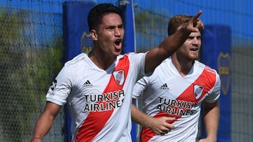 Flabián Londoño, delantero colombiano de la reserva de River Plate, anotó el único gol del partido en el Superclásico ante Boca Juniors en Casa Amarilla