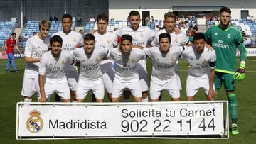 Jugadores del Castilla posan antes del encuentro ante La Roda.