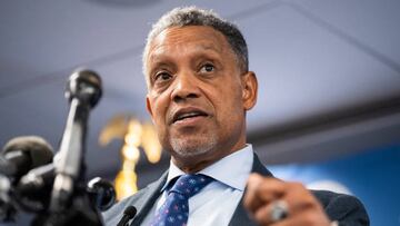 El fiscal de District of Columbia, Karl Racine, demandó a los Commanders, la NFL y a Roger Goodell por colusión para engañar a los residentes del distrito.