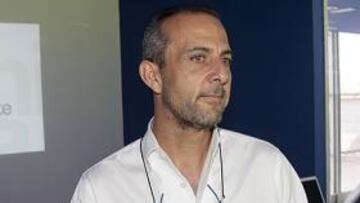 <b>ECONOMÍA DE GUERRA. </b>Perfecto Palacio y su equipo de trabajo negociarán a la baja los contratos.