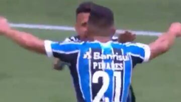 El primer golazo de Pinares en Gremio: &iexcl;la clav&oacute; al &aacute;ngulo!