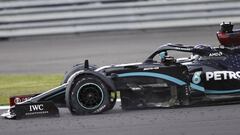 Lewis Hamilton (Mercedes W11), con un neum&aacute;tico pinchado, gan&oacute; el GP de Gran Breta&ntilde;a en Silverstone. F1 2020. 