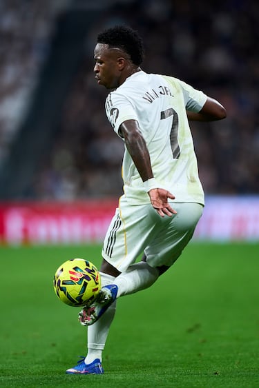 Control del jugador brasileño del Real Madrid, Vinicius Júnior.
