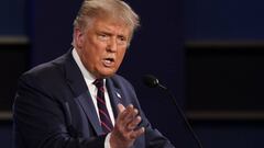 El presidente Donald Trump hace gestos mientras habla durante el primer debate presidencial el martes 29 de septiembre de 2020, en la Universidad Case Western y la Cl&iacute;nica Cleveland, en Cleveland, Ohio.